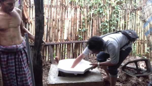 DOKFARID: Pembangunan JSP di rumah warga Tangga Kecamatan Monta, Sabtu lalu.