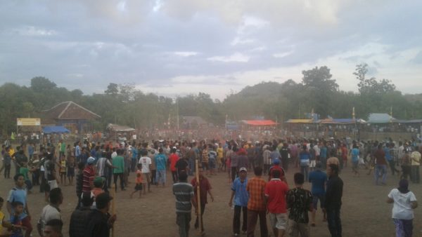 IPHUL: Reaksi massa di lapangan Fajar Tambe dipicu  dua supporter PS Samudera.