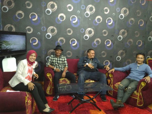La Hila Band saat tampil diacara Kiprah Bima TV, Senin (10/10/2016).