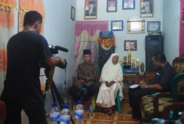 Dua pelantun Rawa Kore yang masih tersisa dan sudah sepuh. Mereka adalah warga Desa Taloko, Hasyim Zakariah dan Siti Fatimah Zakariah.