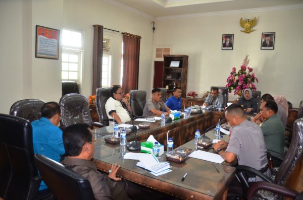 Wali Kota Bima, HM Qurais dan Bupati Hj Indah Dhamayanti Putri saat Rakor membahas berbagai aspek, Kamis.